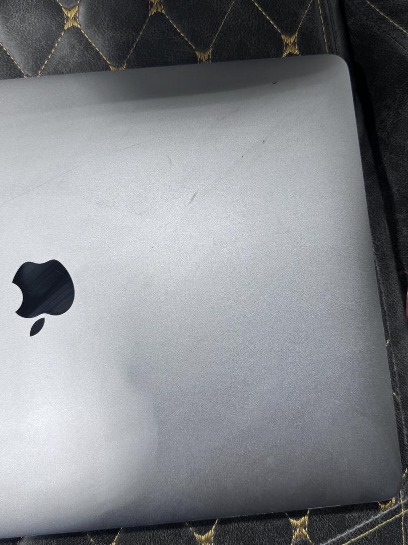 MacBook Pro 2016 (With Touch Bar) - 15", color Gray