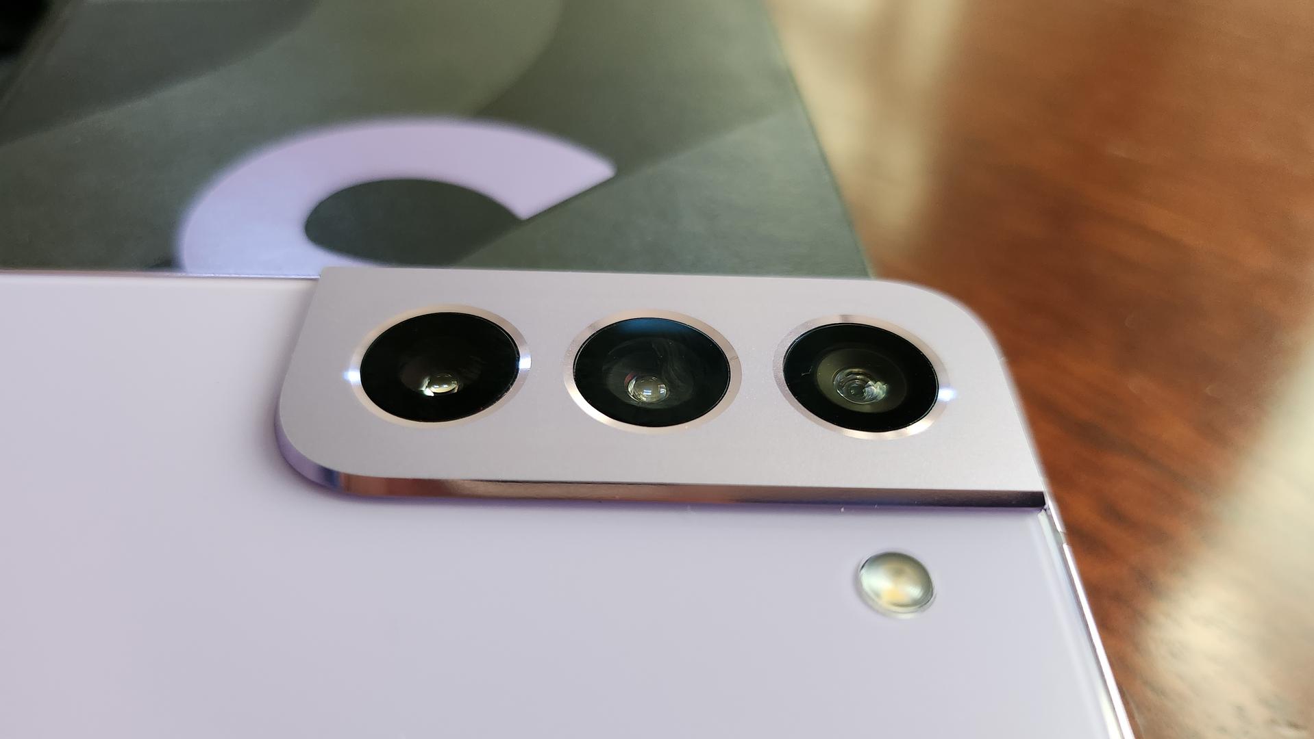 Samsung Galaxy S22, color Purple