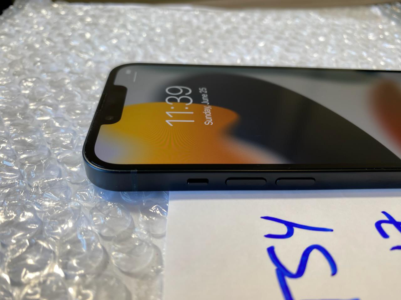 Apple iPhone 13, color Midnight