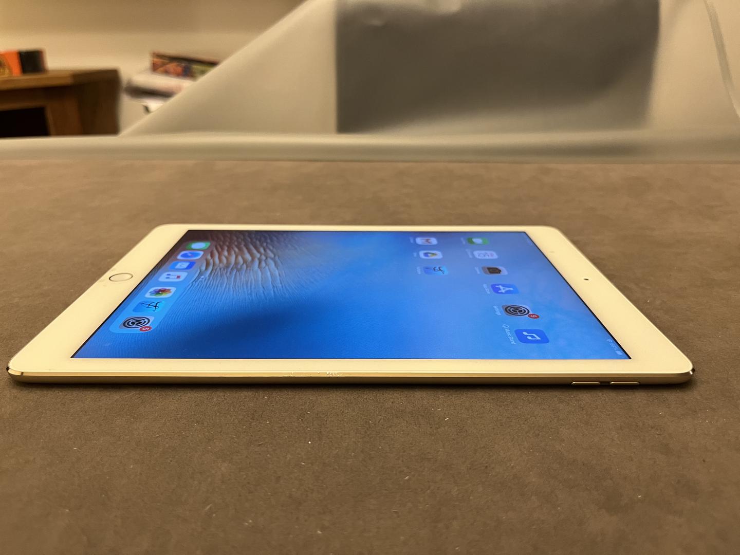 Apple iPad Air 2, color Gold