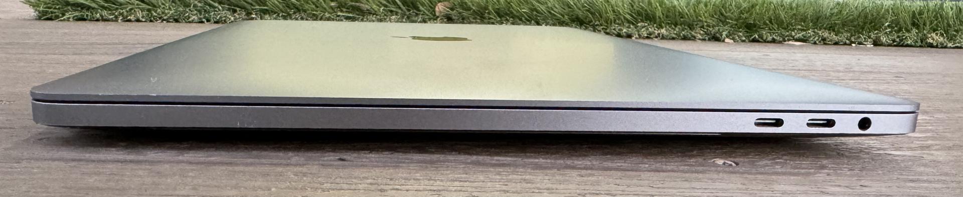 MacBook Pro 2018 (With Touch Bar) - 15", color Gray