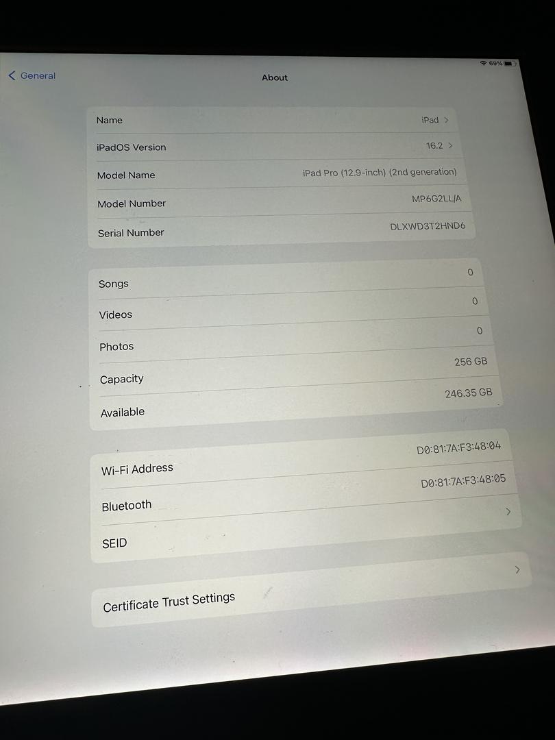 Apple iPad Pro 12.9" 2nd Gen 2017, color Gray
