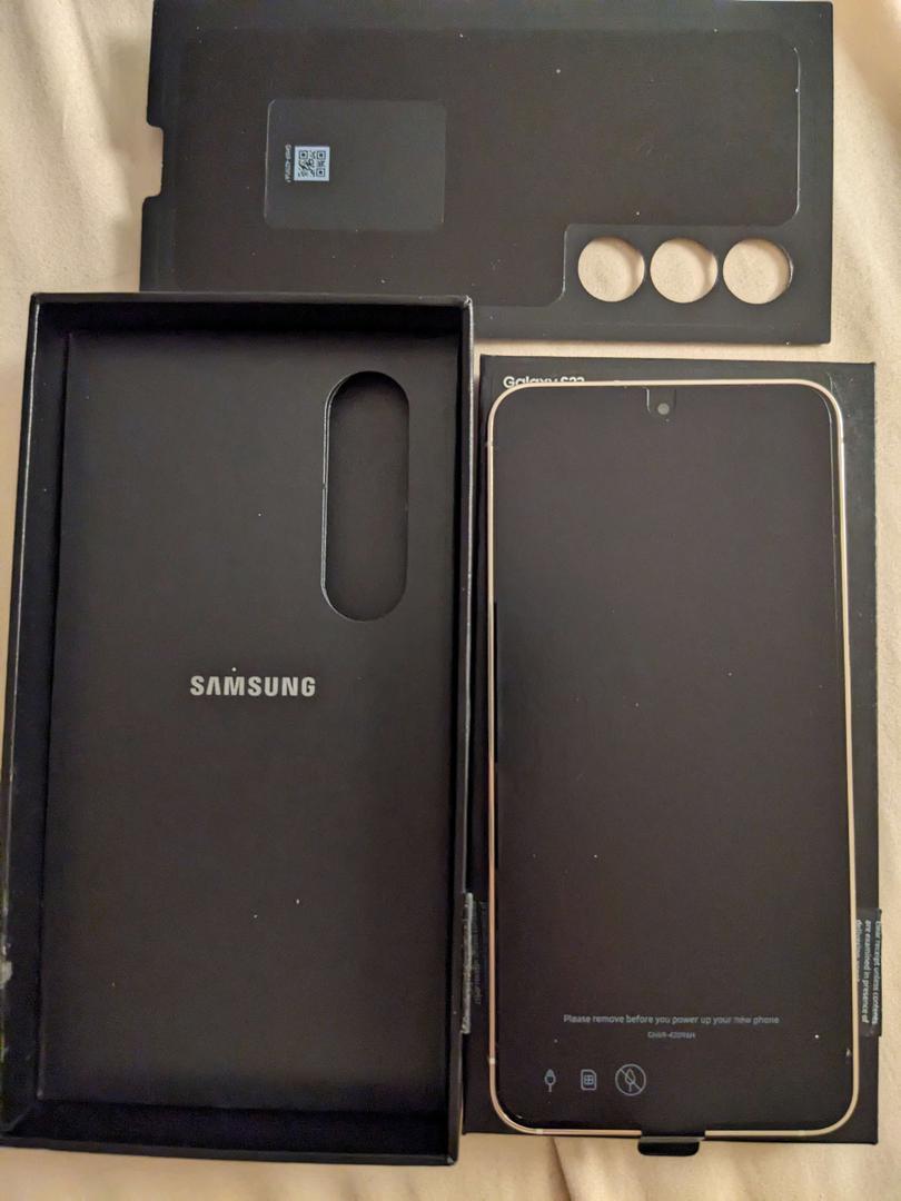 Samsung Galaxy S23, color Cream