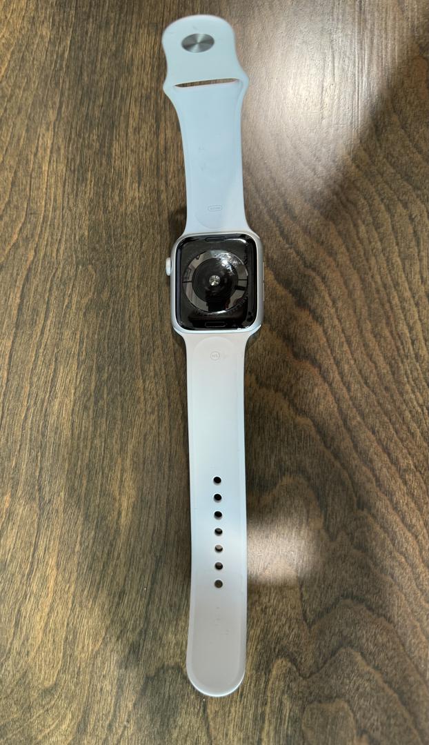 Apple Watch Series 4 44mm, color Silver