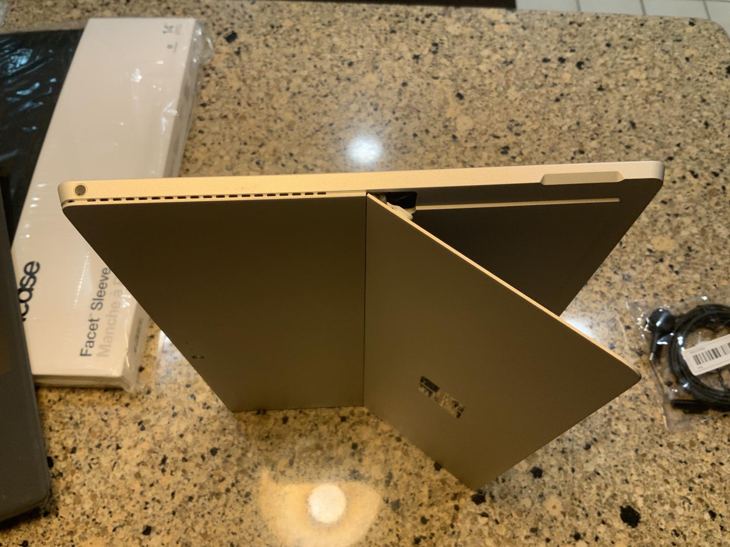 Microsoft Surface Pro 4 - 12.3 Inch, color Silver