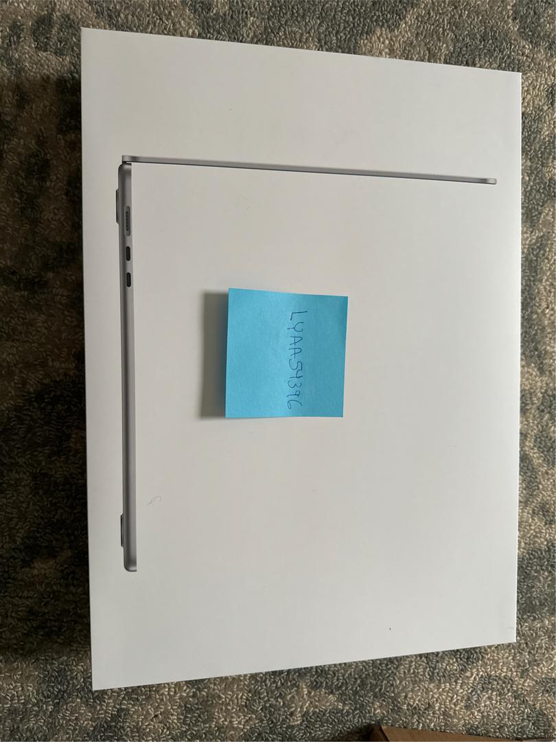 MacBook Air 2023 - 15", color Gray