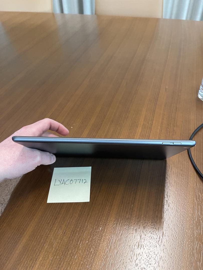 Apple iPad 7th Gen, color Gray