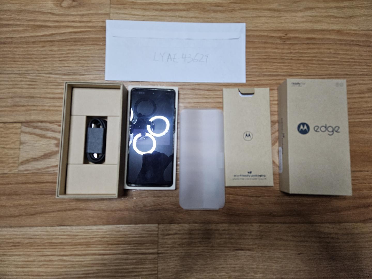 Motorola Edge (2022), color Gray