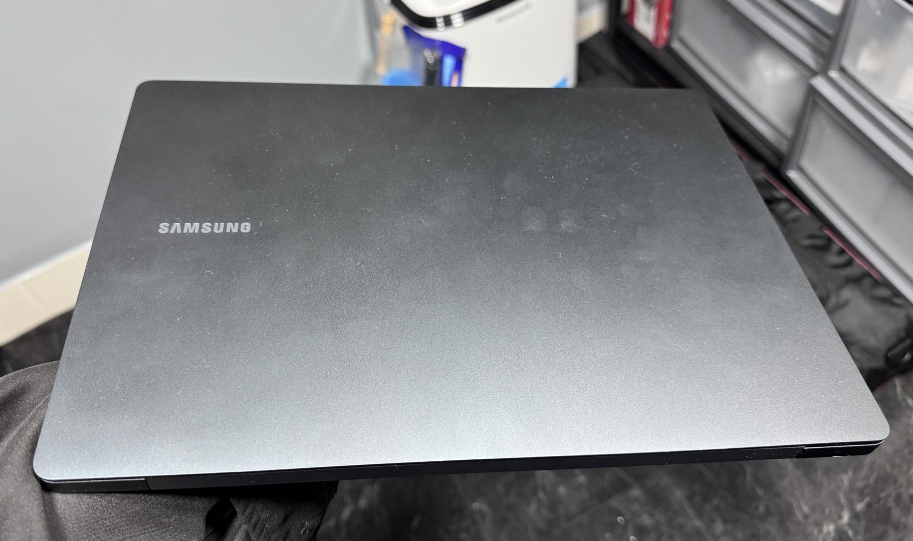 Samsung Galaxy Book3 Pro, color Graphite