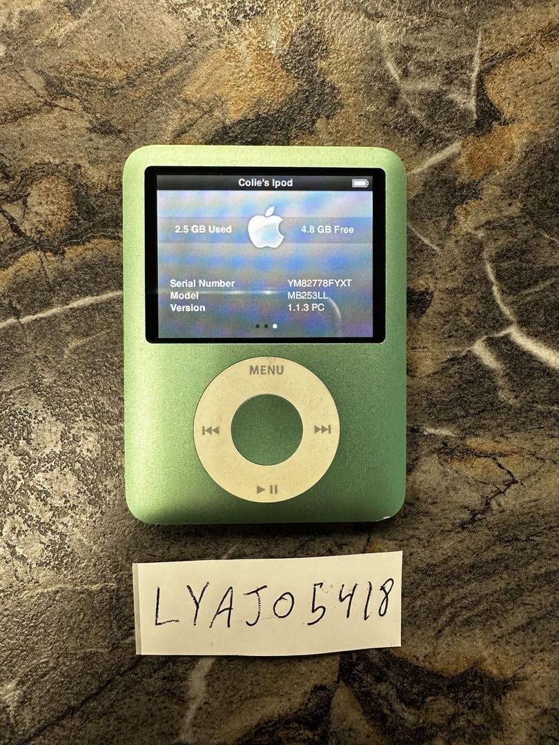Apple iPod Nano 3rd Gen Green, 8GB LYAJ05418 Swappa