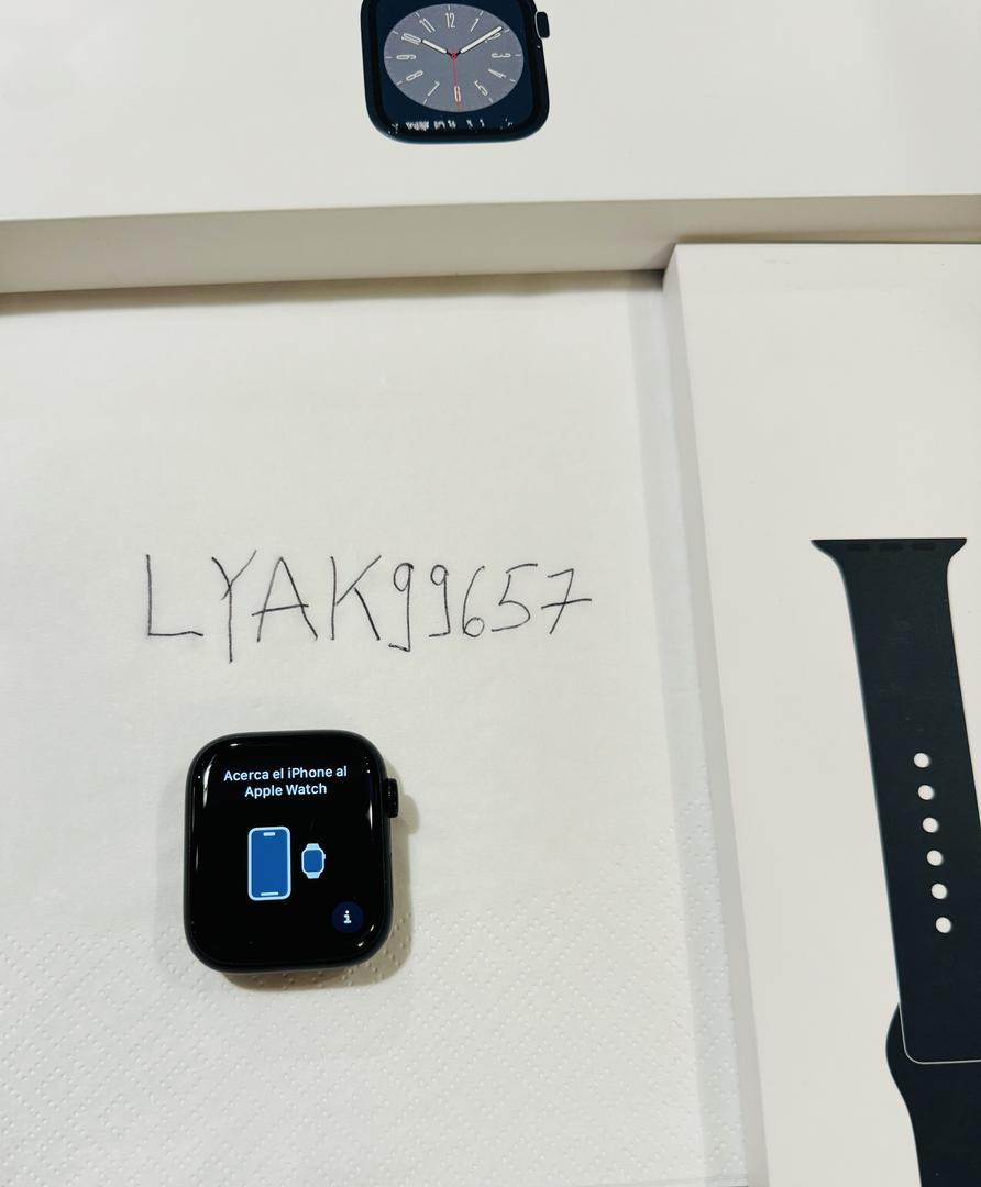 Apple Watch Series 8 45mm, color Midnight