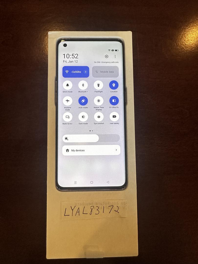 Oppo Find X5, color White