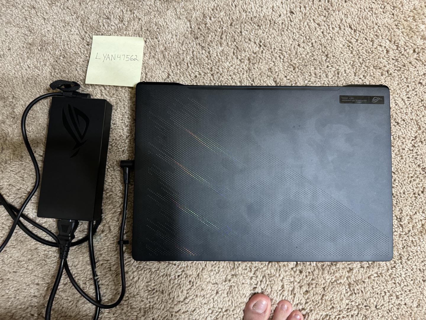 Asus ROG Zephyrus M16 (2022) GU603, color