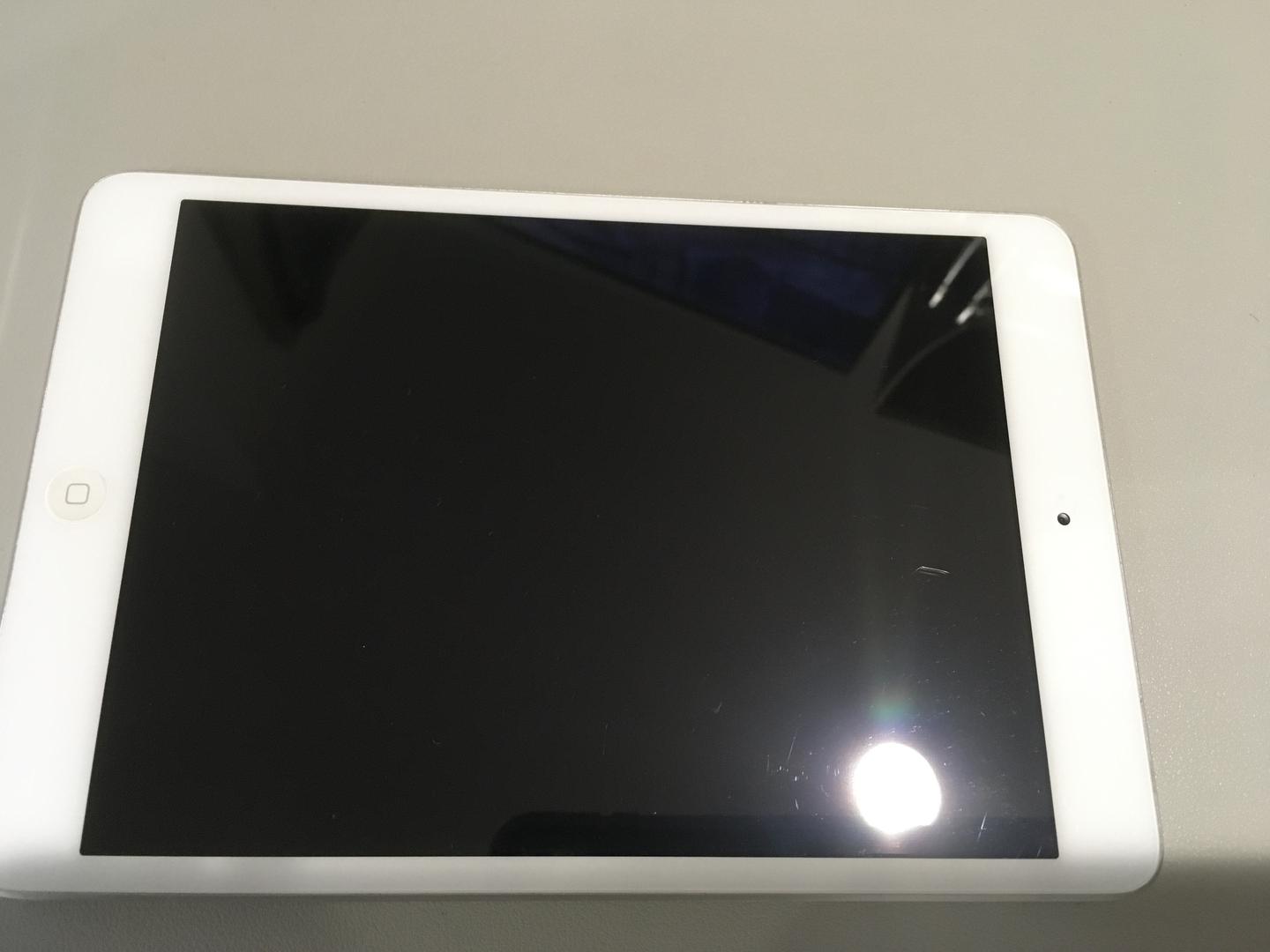 Apple iPad Mini, color White
