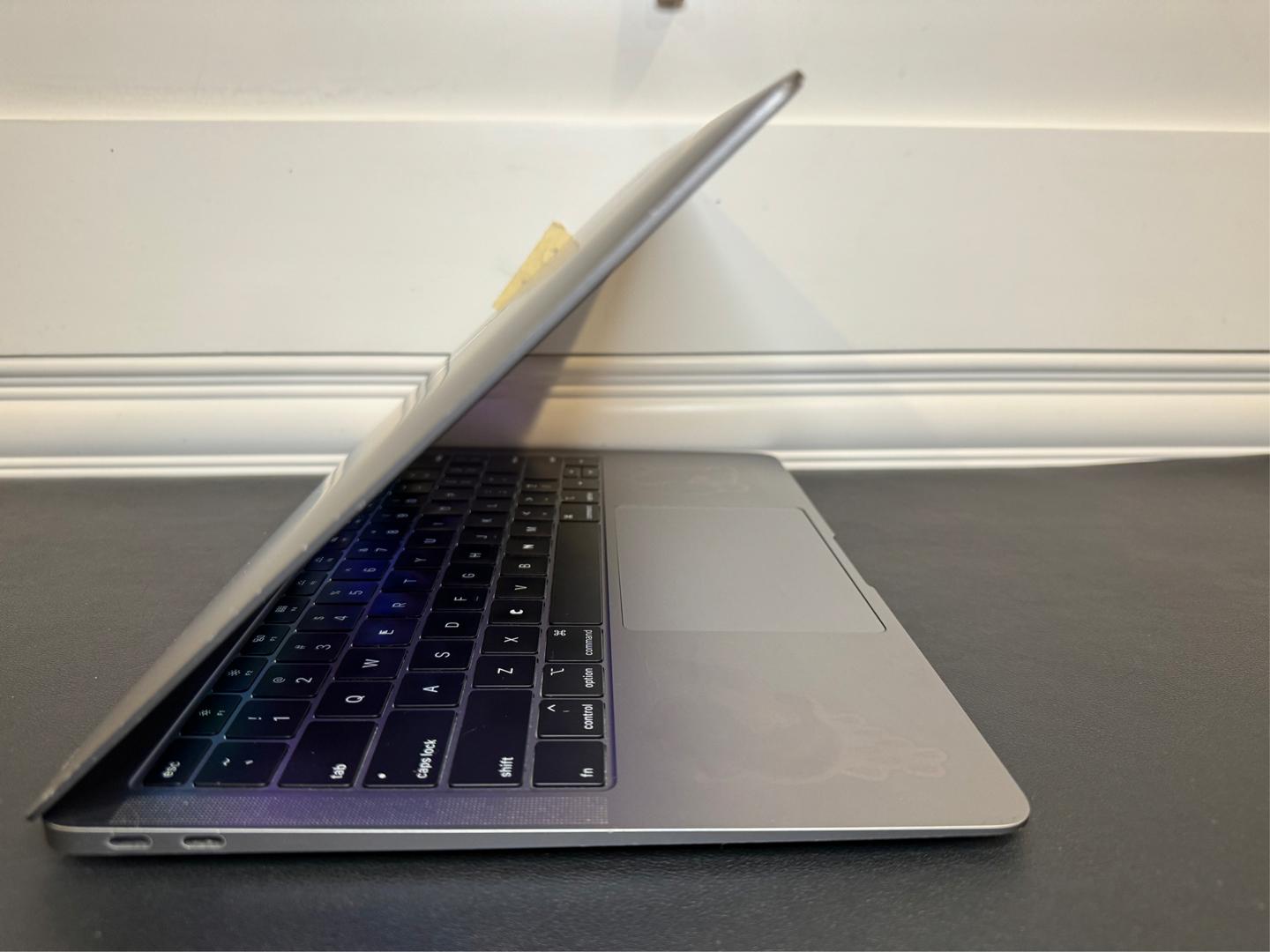 MacBook Air 2018 - 13", color Gray