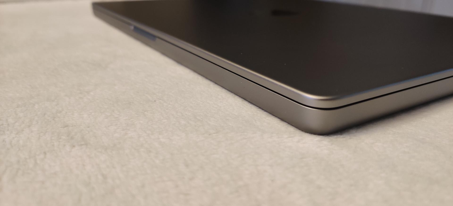 MacBook Pro 2021 - 16", color Gray