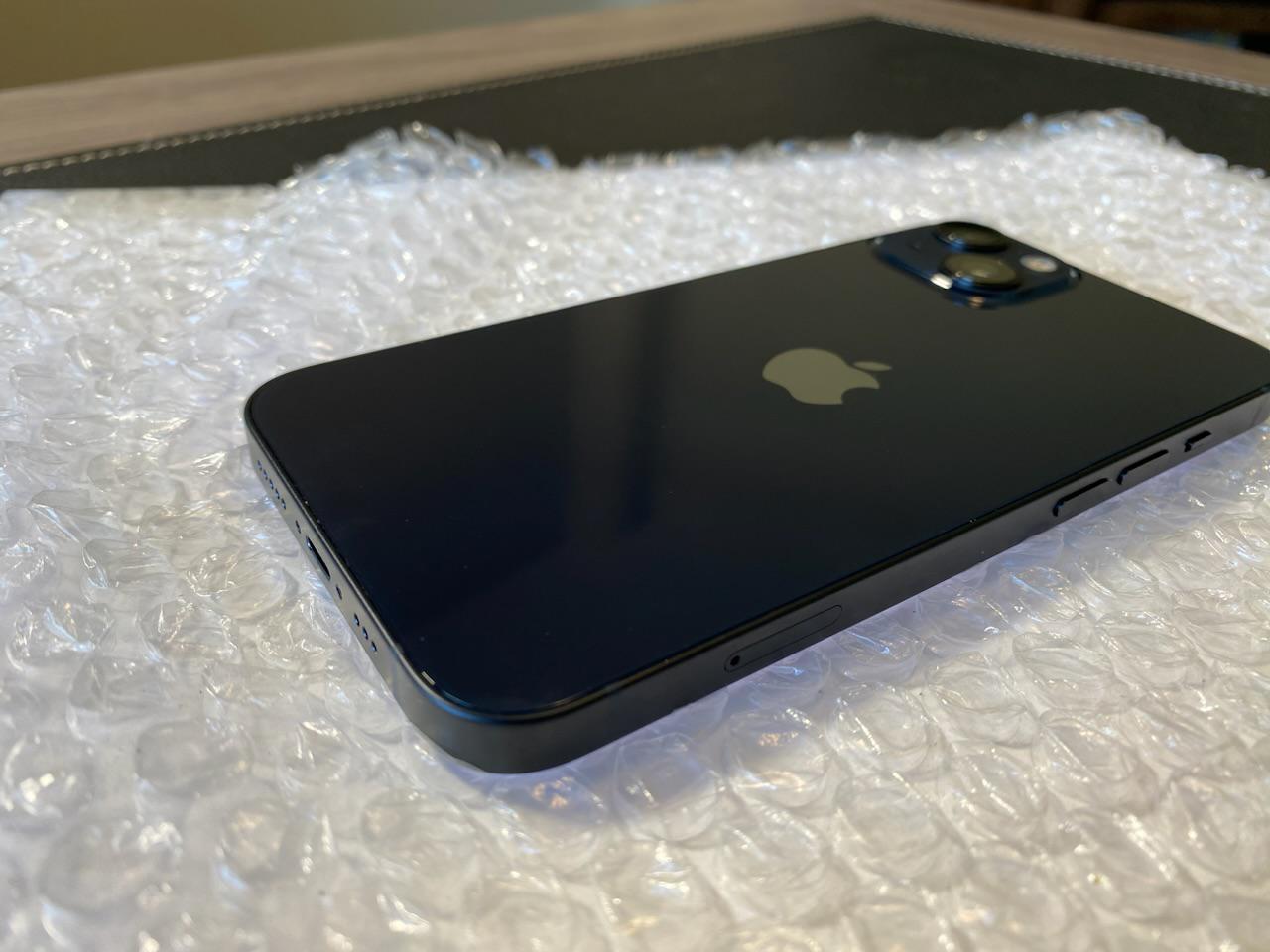 Apple iPhone 13, color Midnight