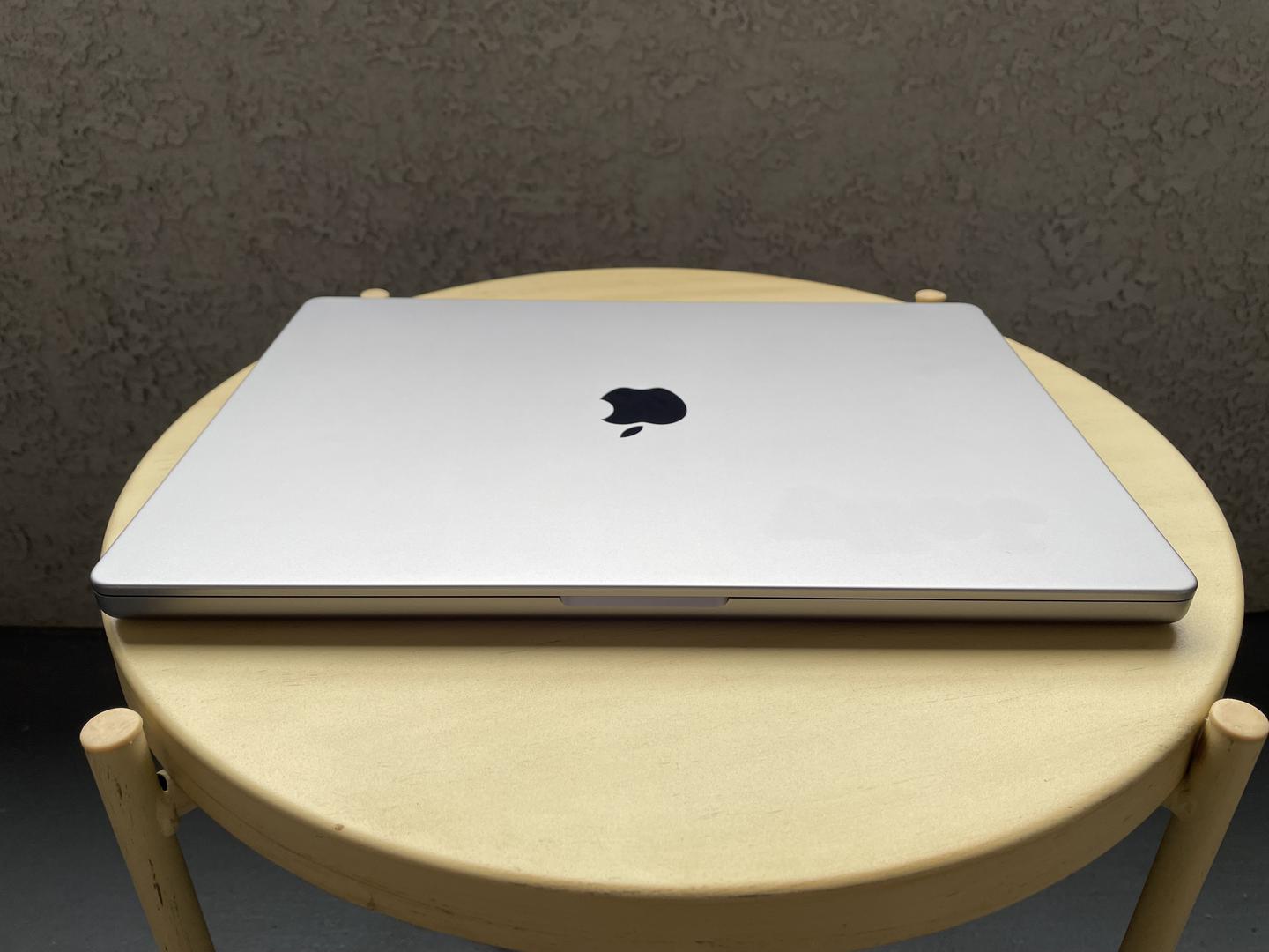MacBook Pro 2021 - 16", color Gray