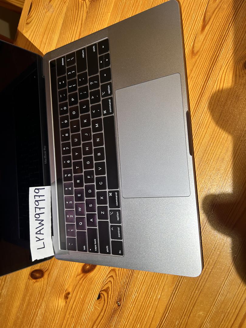 MacBook Pro 2019 - 13", color Gray
