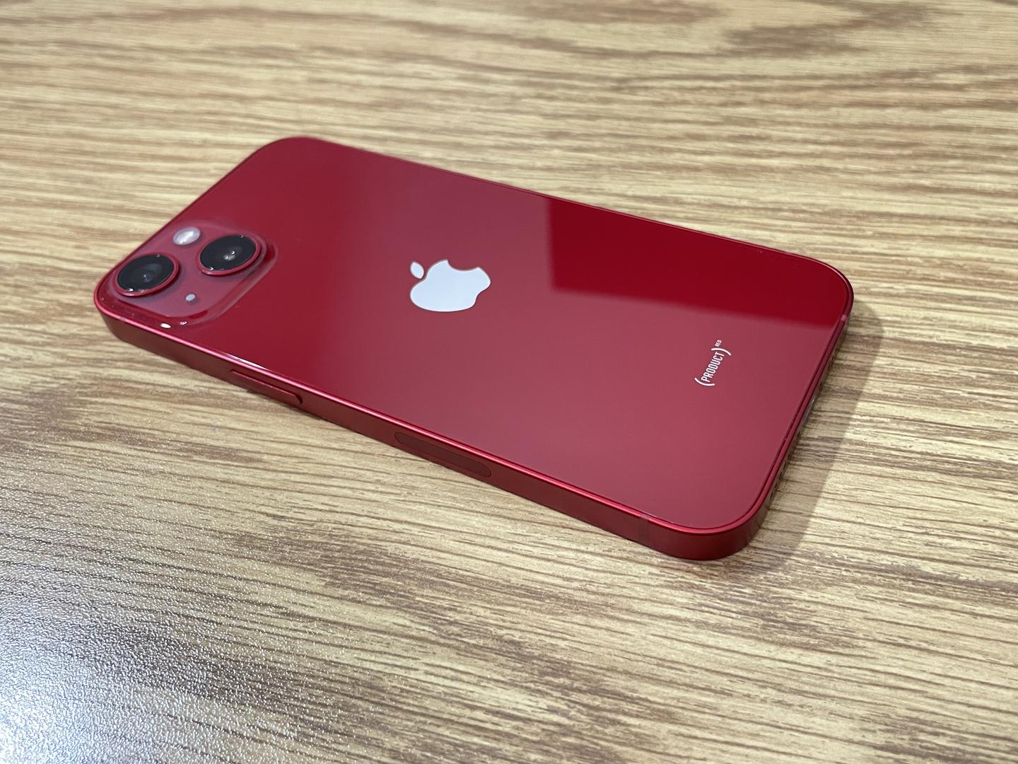 Apple iPhone 13, color Red