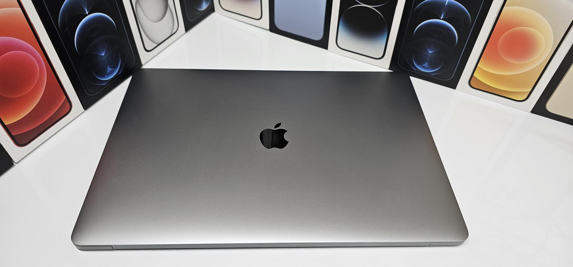 MacBook Pro 15インチ 2016モデル MacBookPro 15インチ Touch Bar搭載モデル[2016年/SSD 512GB/メモリ