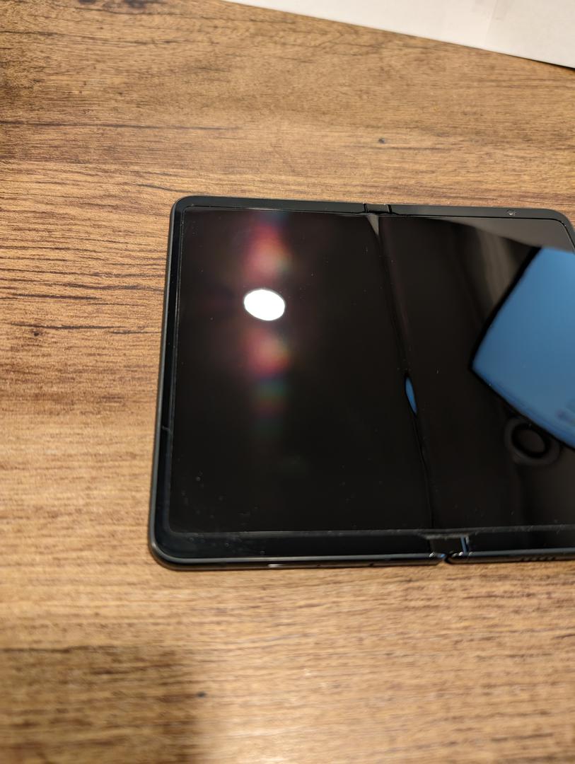 Google Pixel Fold, color Obsidian