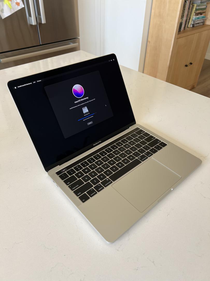 MacBook Pro 2019 - 13", color Silver
