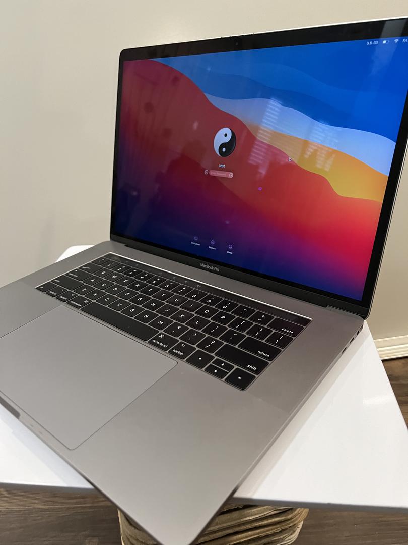 MacBook Pro 2017 (With Touch Bar) - 15", color Gray