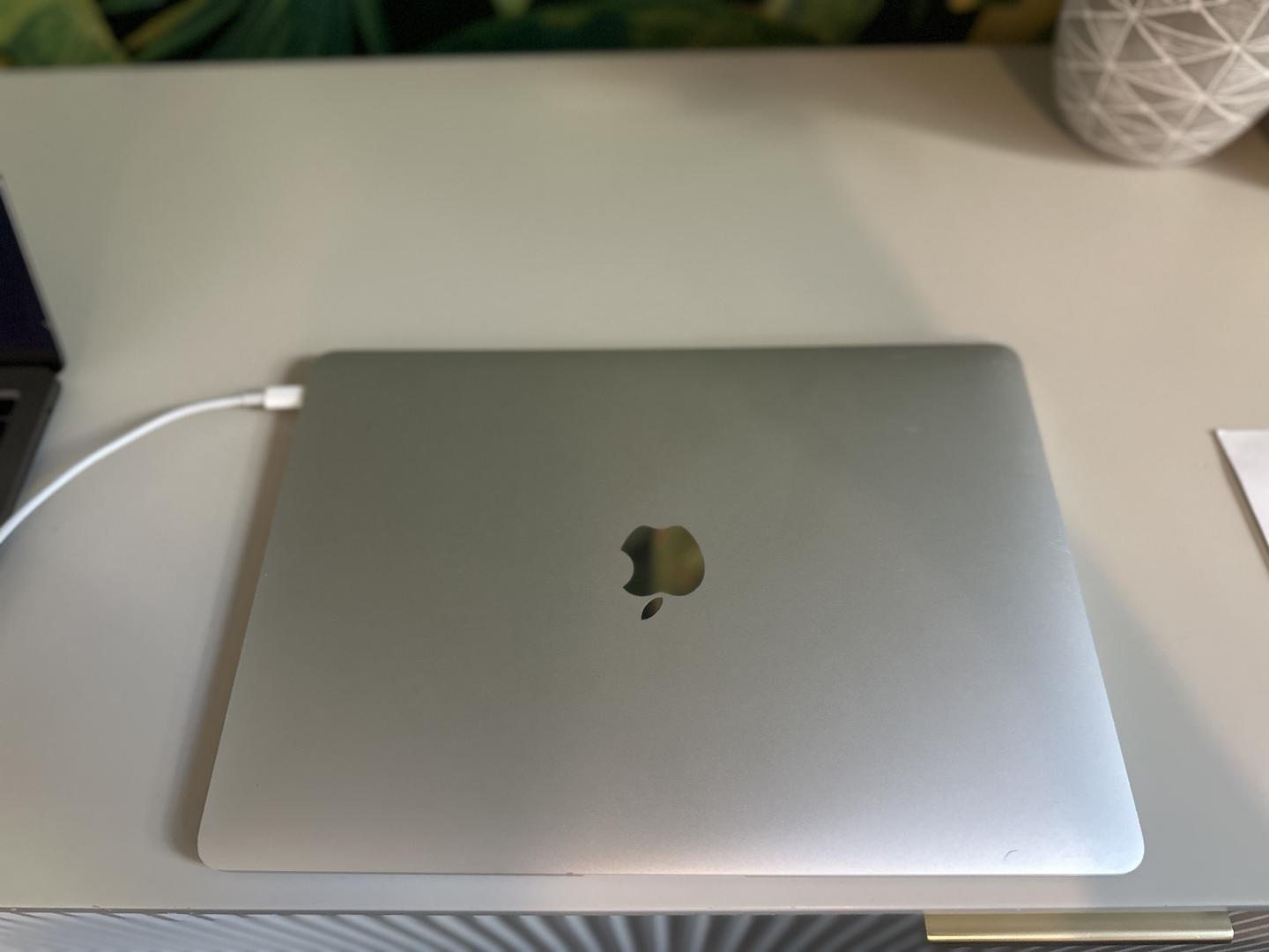 MacBook Air 2019 - 13 inch - Guide, Specs, Prices, and More - Swappa
