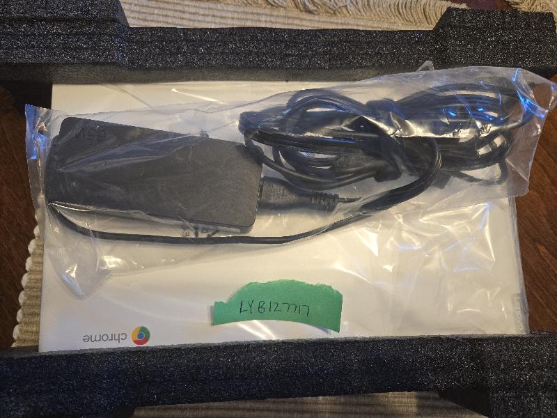 Lenovo Chromebook C330, color White