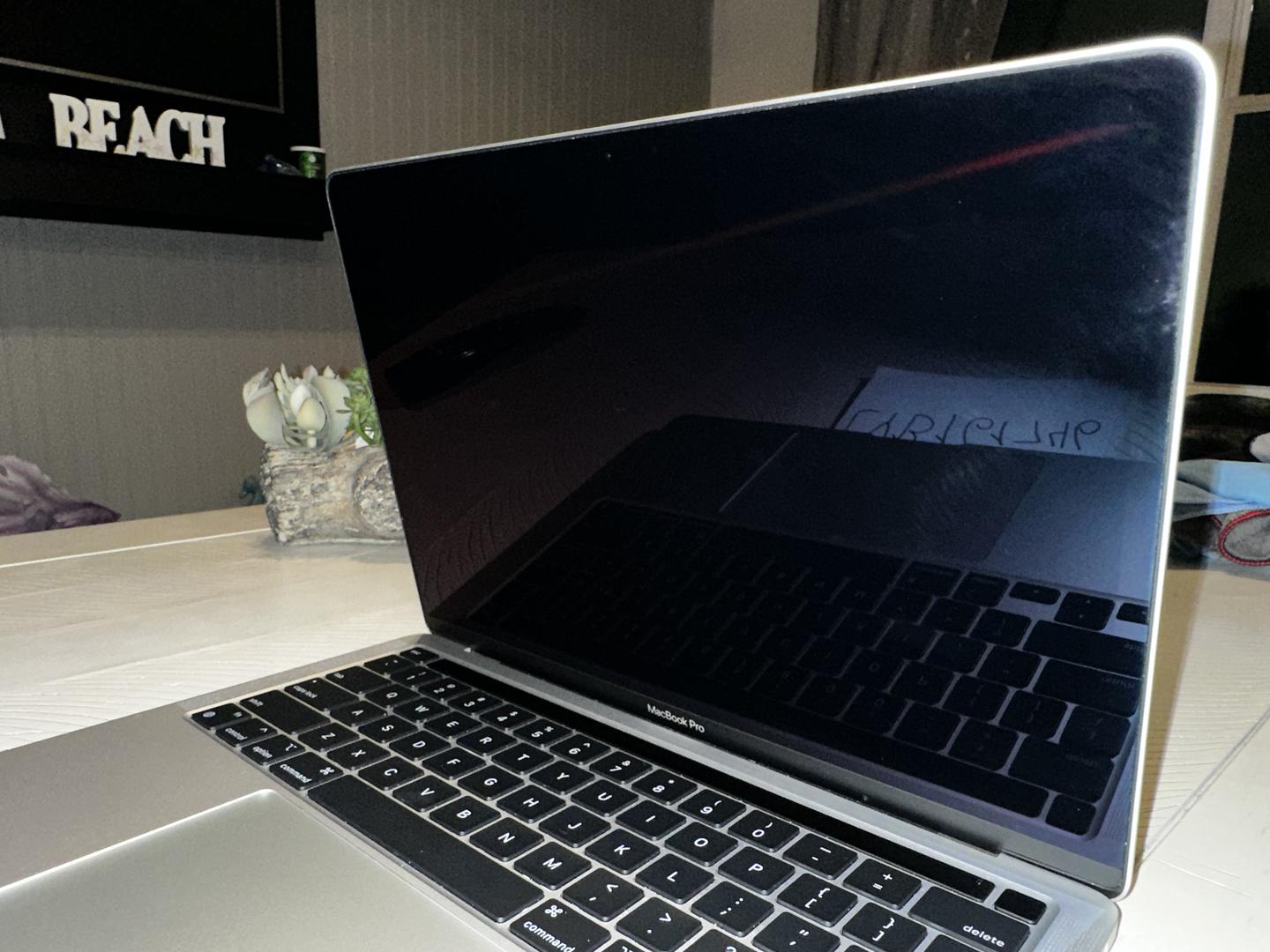 MacBook Pro 2020 - 13", color Silver