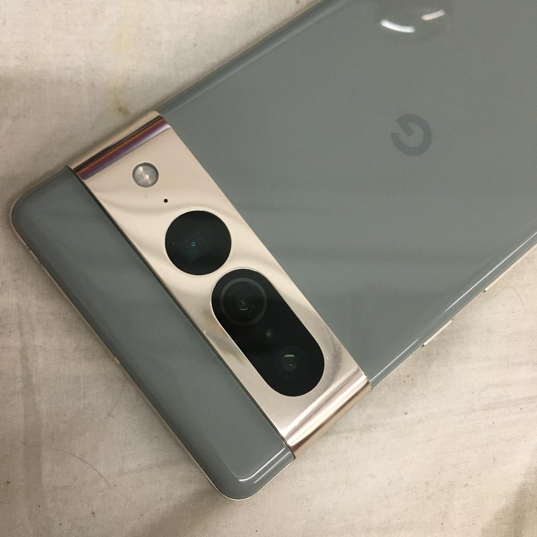 Google Pixel 7 Pro, color Hazel