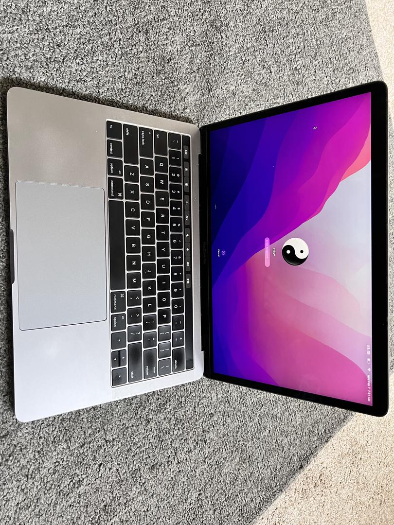 Apple - macbook pro 13inch  late2016 touch barあり MacBook Pro (13-inch, 2016, Four Thunderbolt 3 ports