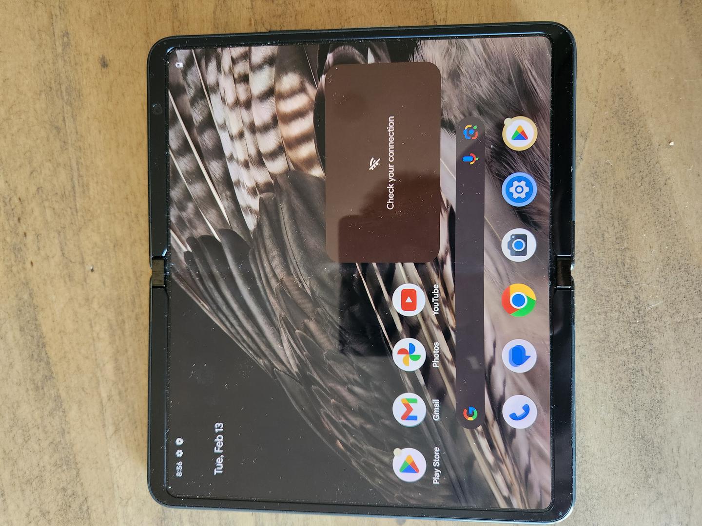 Google Pixel Fold, color Obsidian