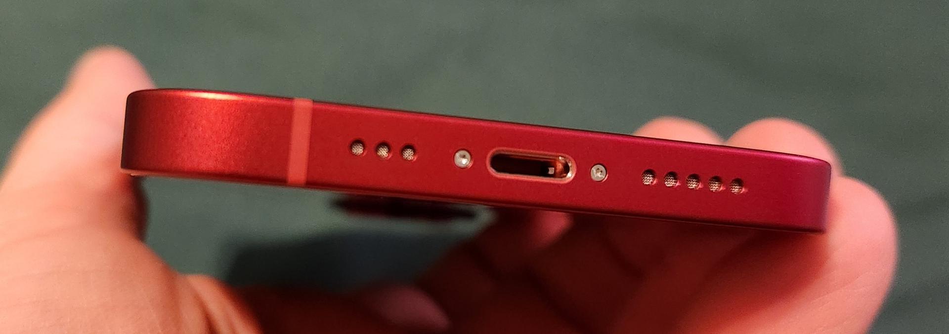 Apple iPhone 13, color Red