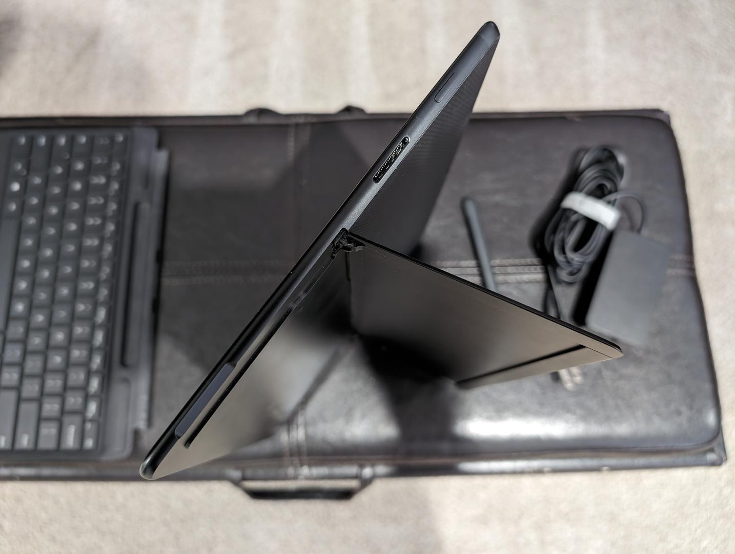 Microsoft Surface Pro X SQ1, Black, 512GB, 16GB, GSM Unlocked LYCA74315 Swappa