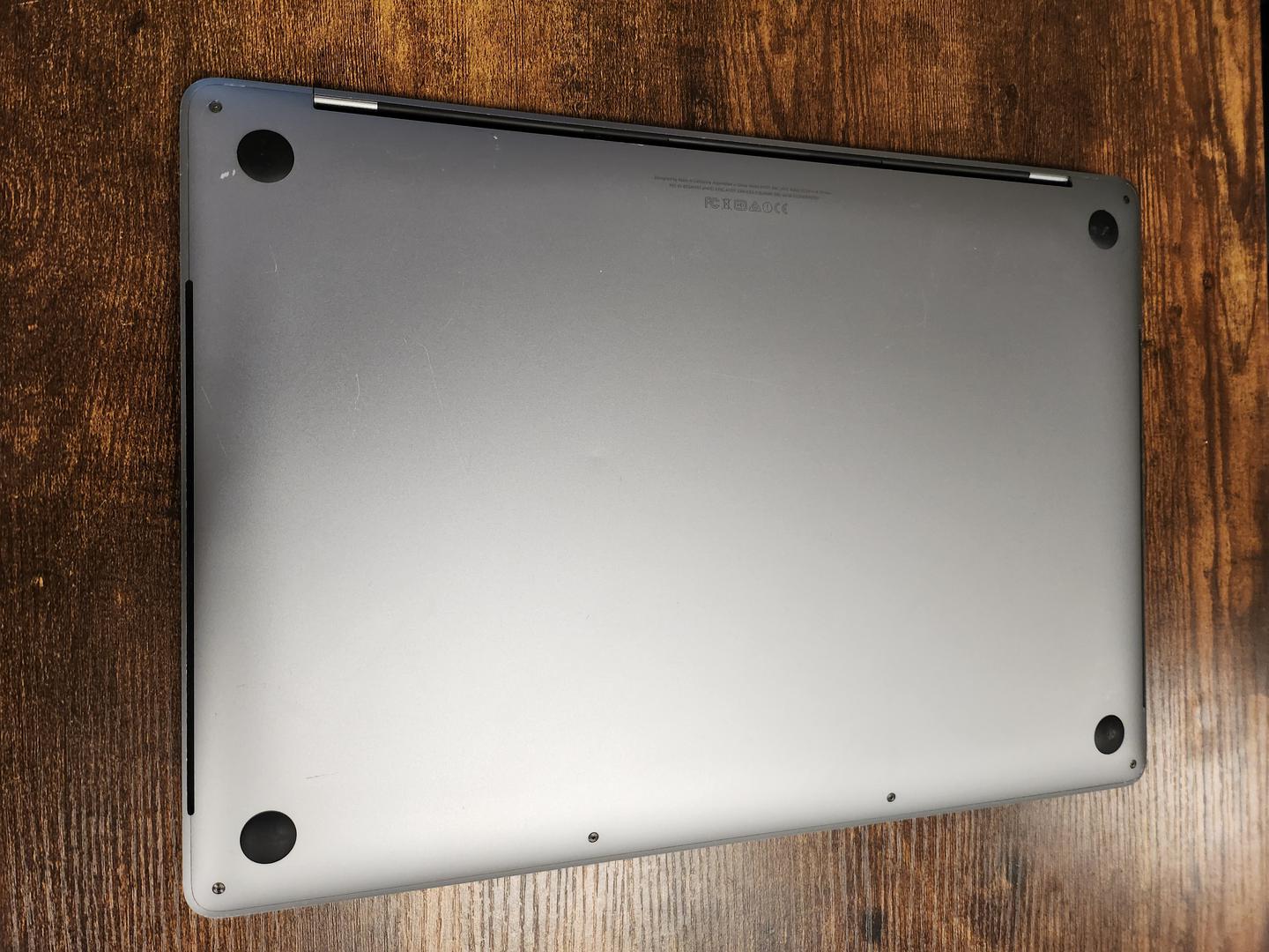 MacBook Pro 2016 (With Touch Bar) - 15 inch - Guide, Specs, Prices