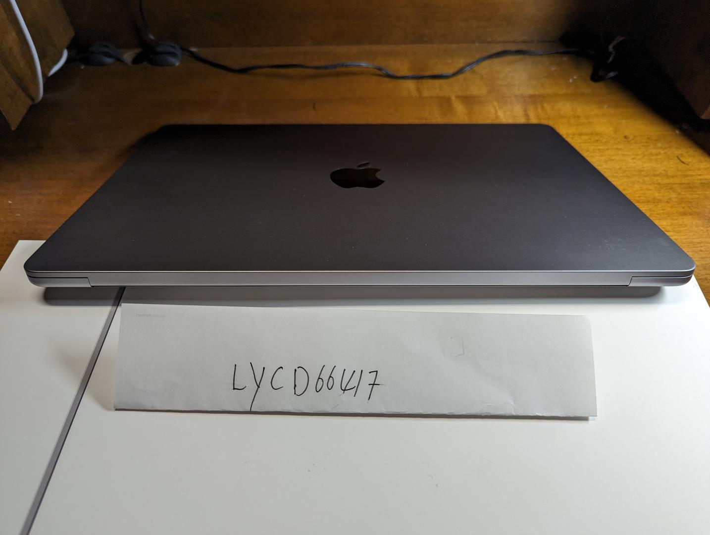 MacBook Air 2023 - 15", color Starlight