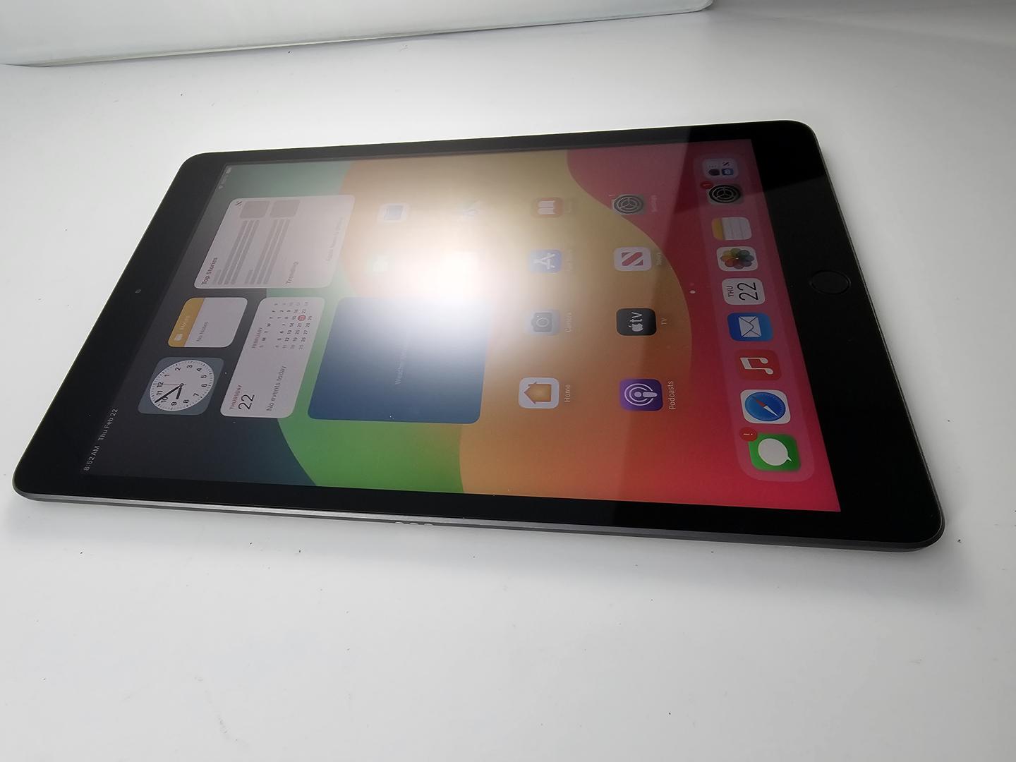 Apple iPad 9th Gen - Wi-Fi, Gray, 256GB, A2602 - LYCF96757 - Swappa