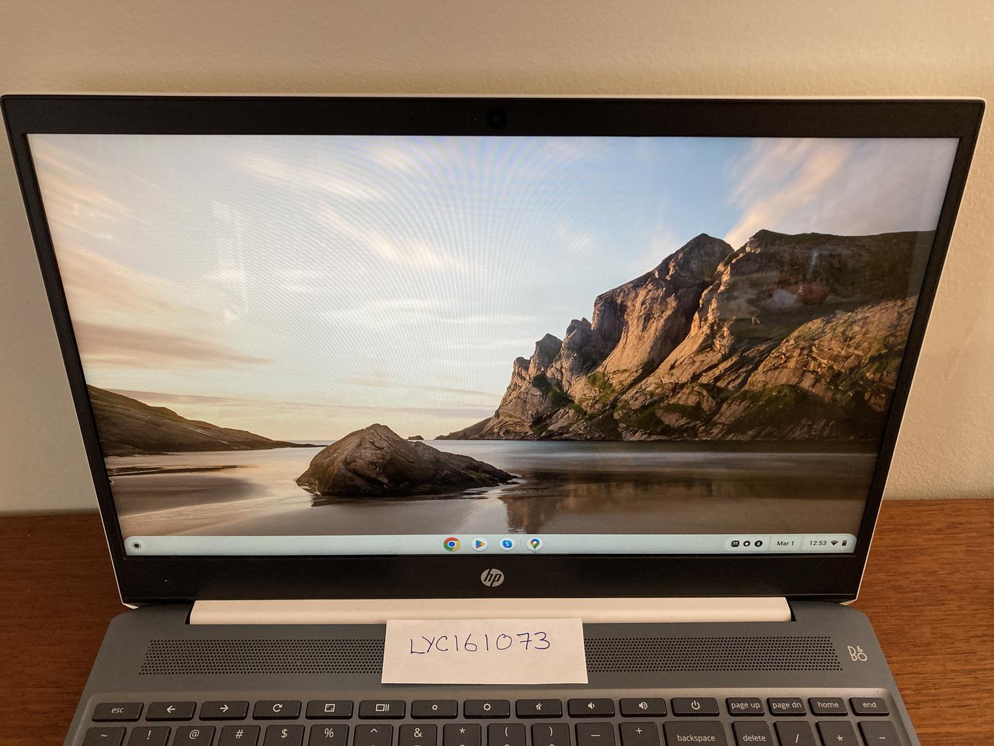 HP Chromebook 15, color White