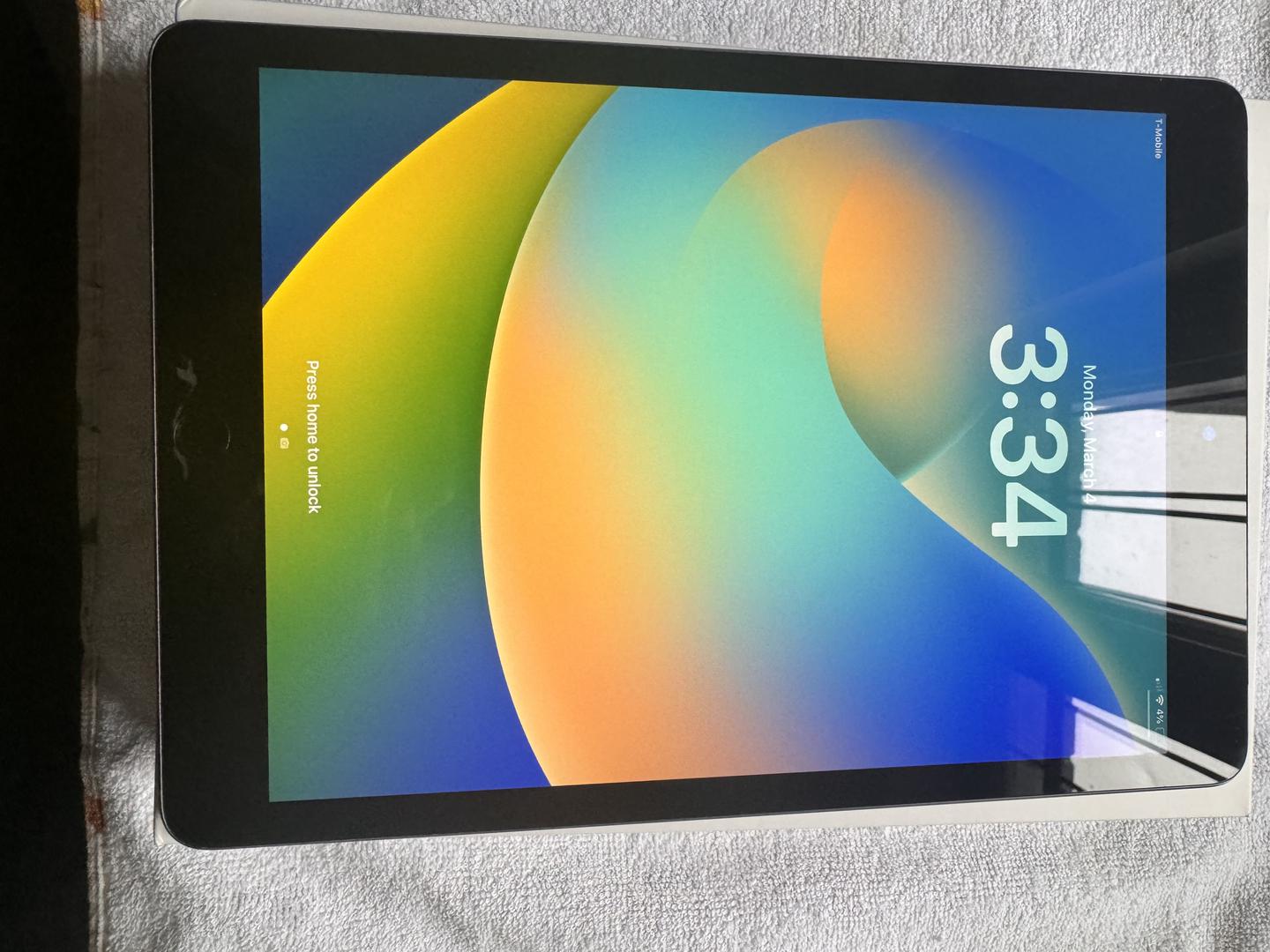 Apple iPad 9th Gen, color Gray