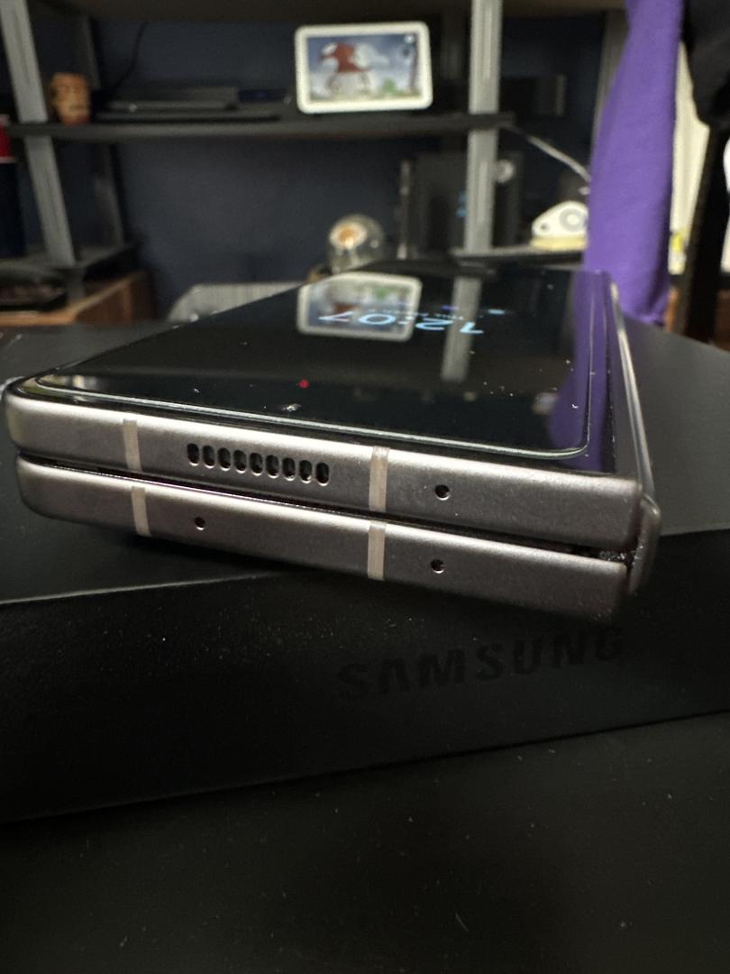 Samsung Galaxy Z Fold5, color Gray