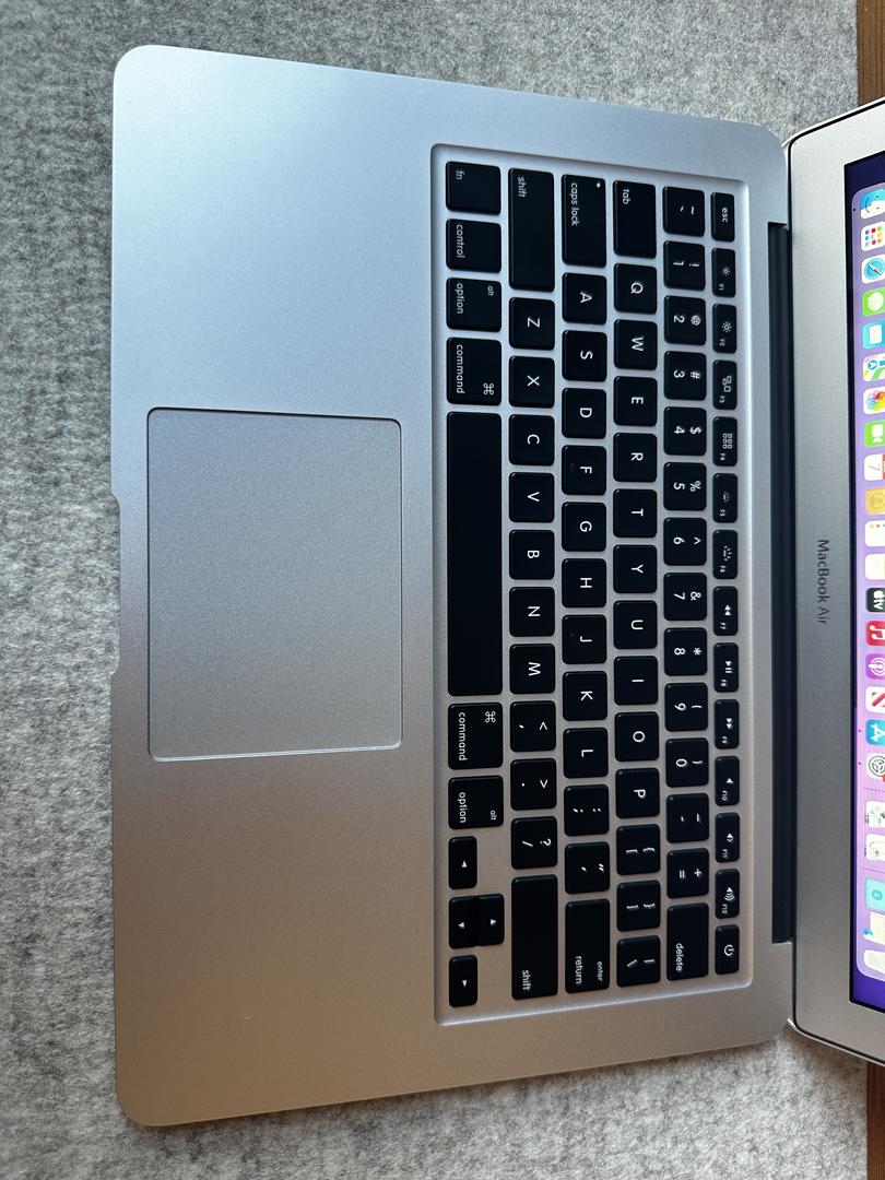 MacBook Air 2017 - 13", color Silver