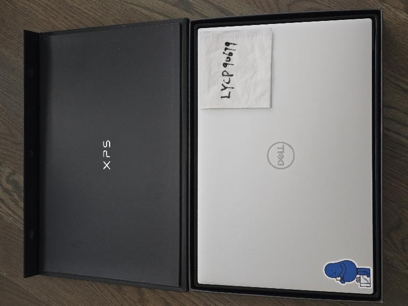 Dell XPS 17 9710 (2021), color Silver