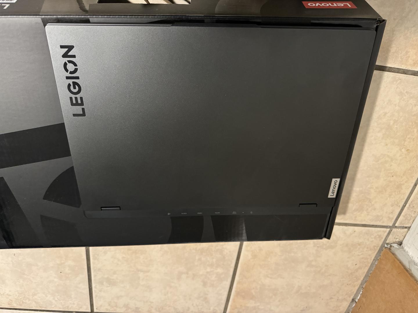 Lenovo Legion Pro 7, color