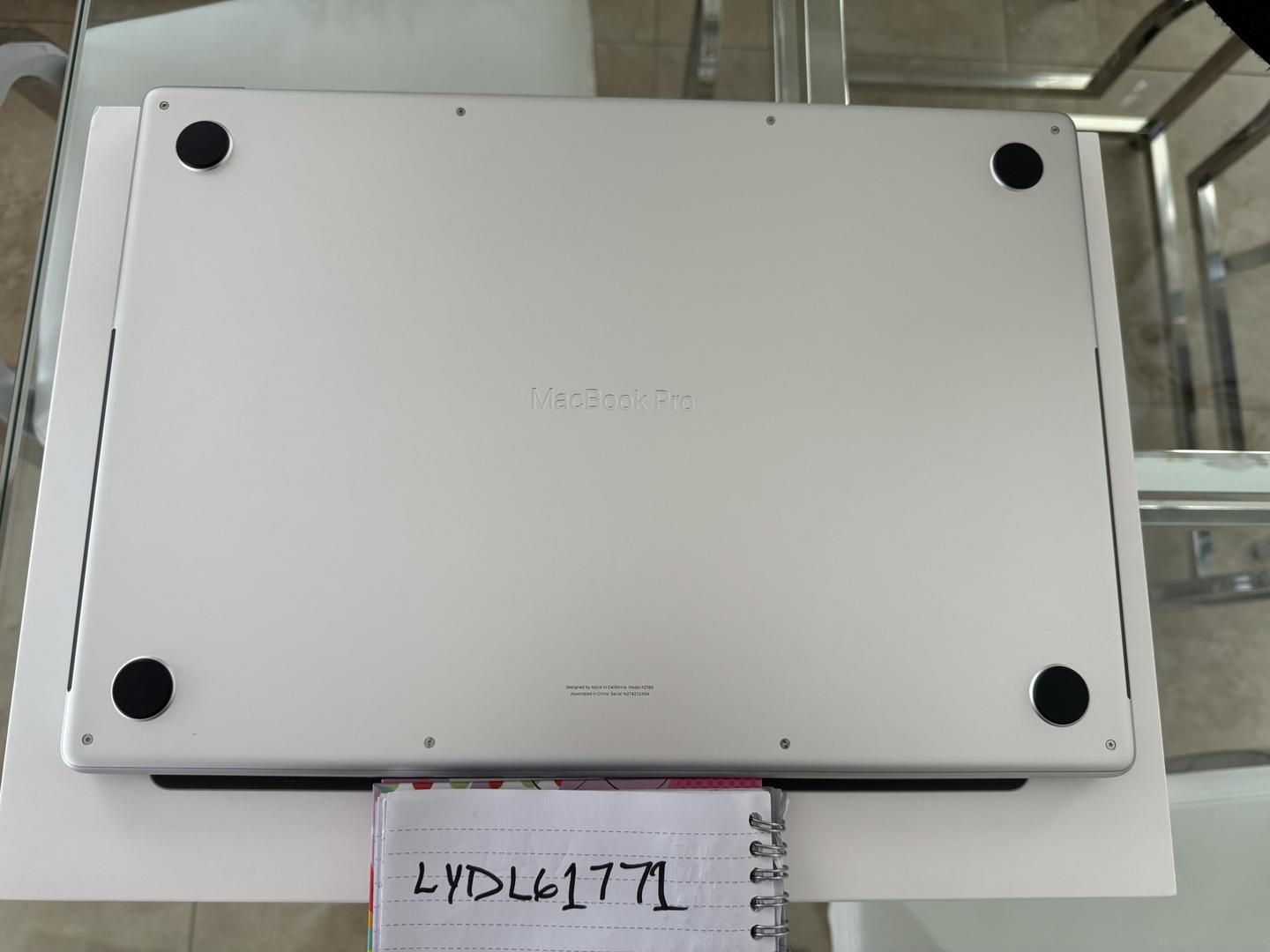 MacBook Pro 2023 - 16", color Silver