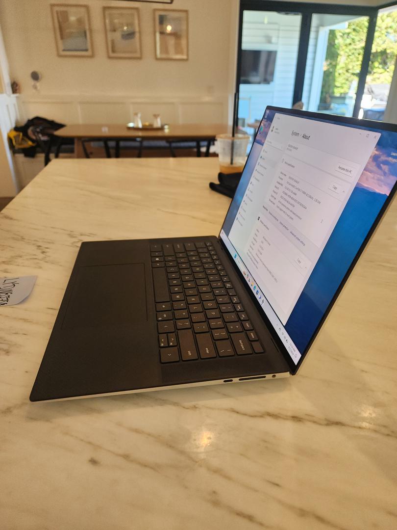 Dell XPS 15 9510 (2021), color Silver