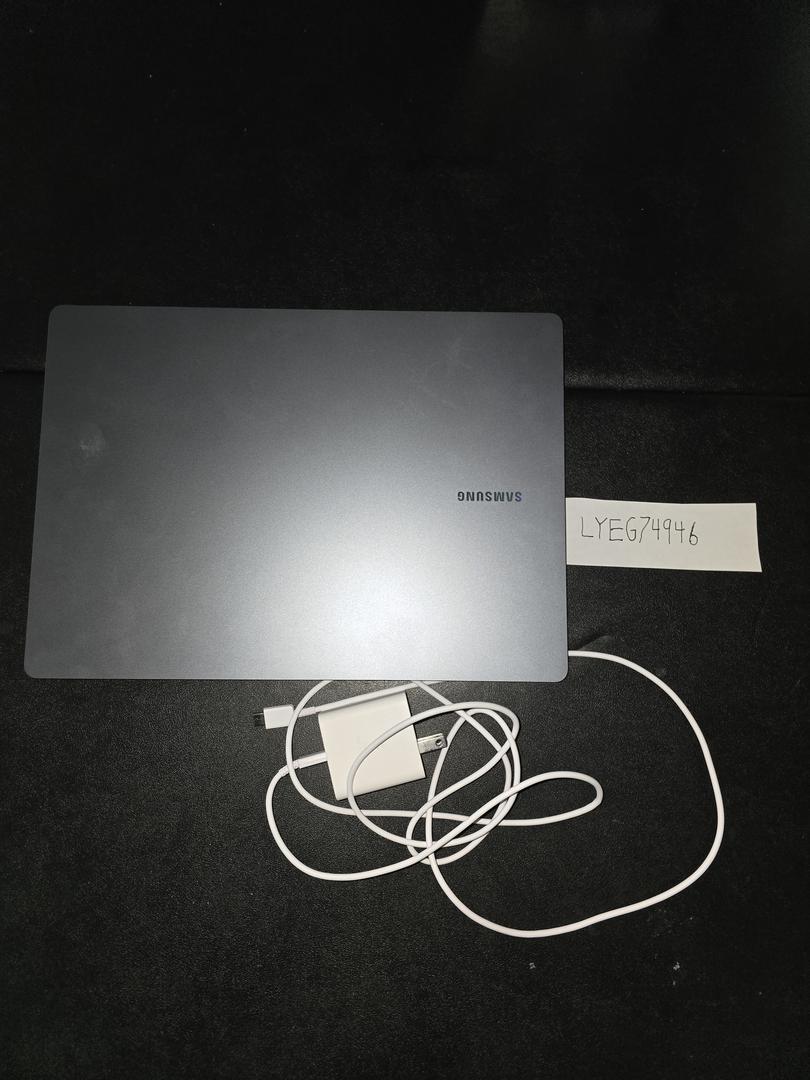 Samsung Galaxy Book4 Pro, color Moonstone Gray