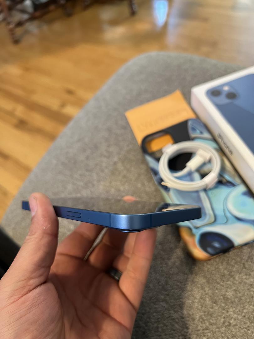 Apple iPhone 13, color Blue