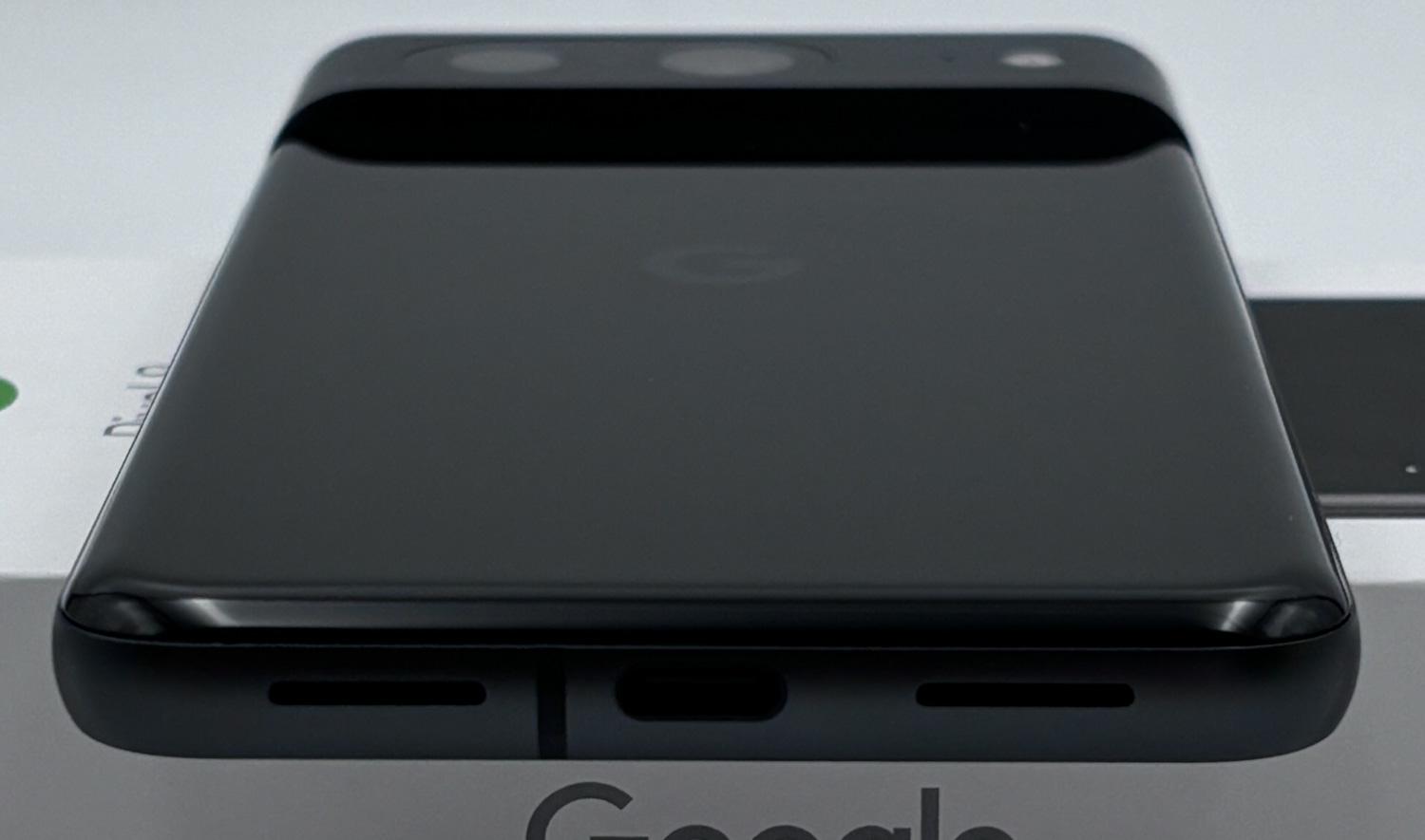 Google Pixel 8, color Obsidian